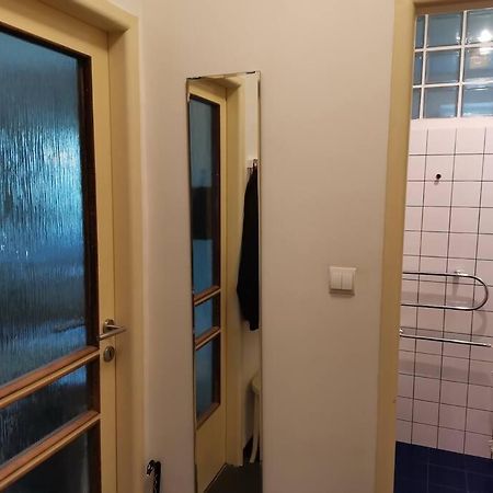 Cozy Studio In The City Centre Near Train Station Pressburg Exterior foto