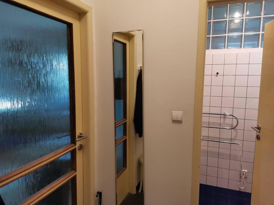 Cozy Studio In The City Centre Near Train Station Pressburg Exterior foto